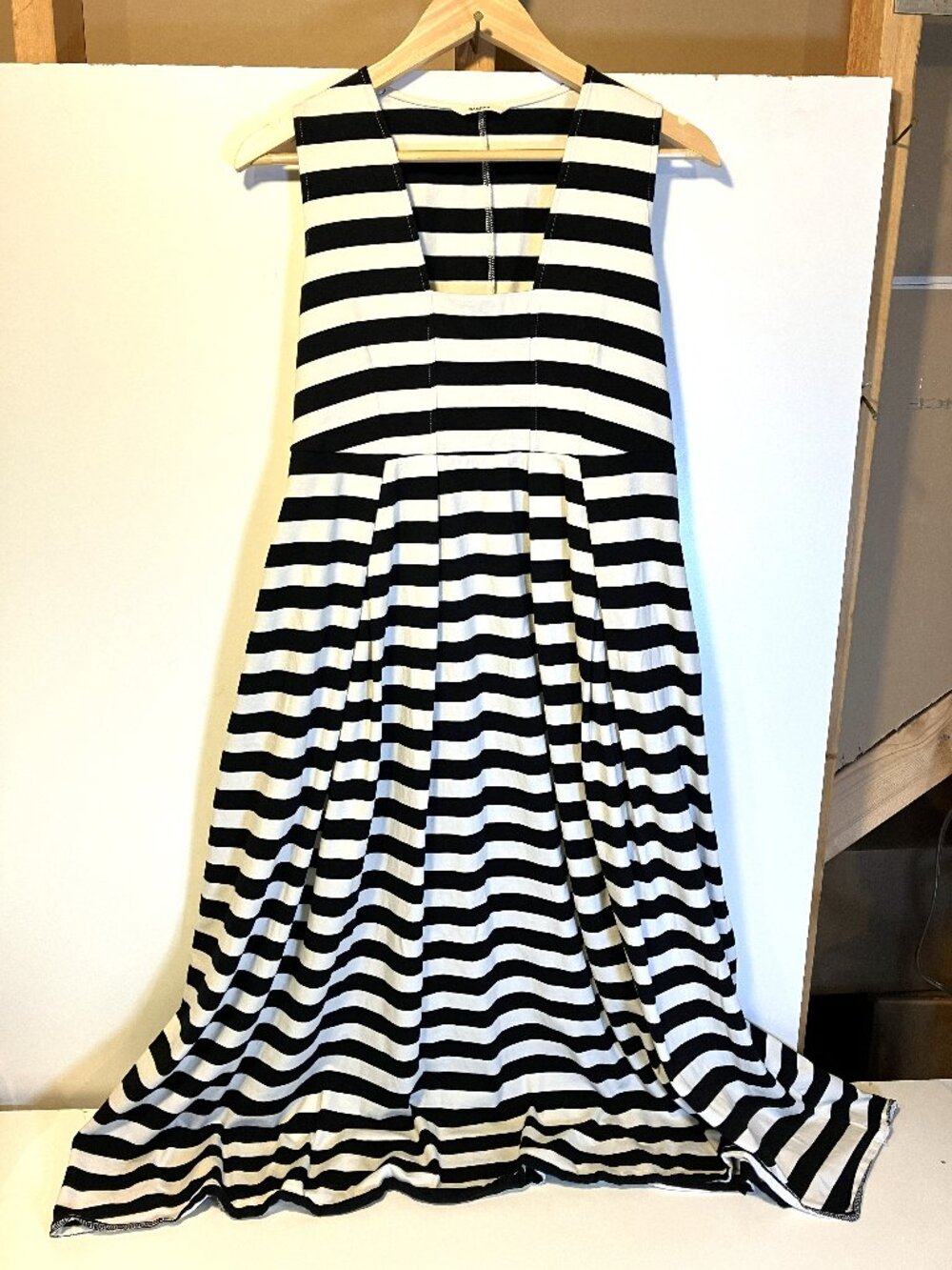 BARENA VENEZIA Sleeveless Black/White Striped Midi Dress.  Size 4 or S.  Exclnt.